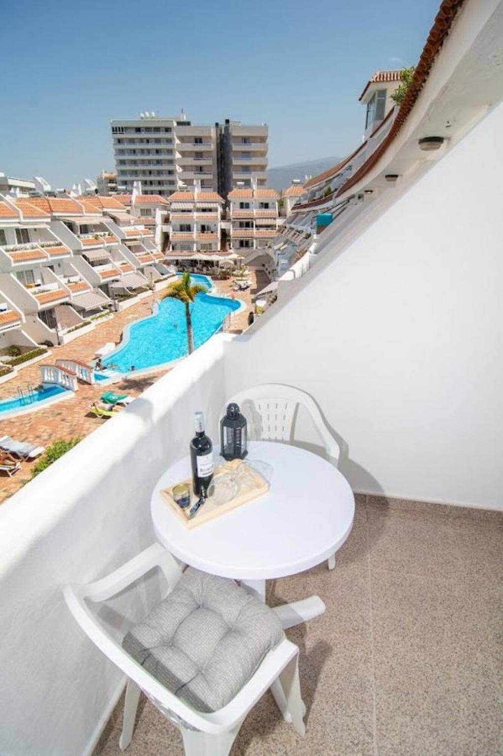 Maison de vacances 'Le Petit Paradise' avec piscine partagée, terrasse et Wi-Fi in Playa de las Américas, Arona