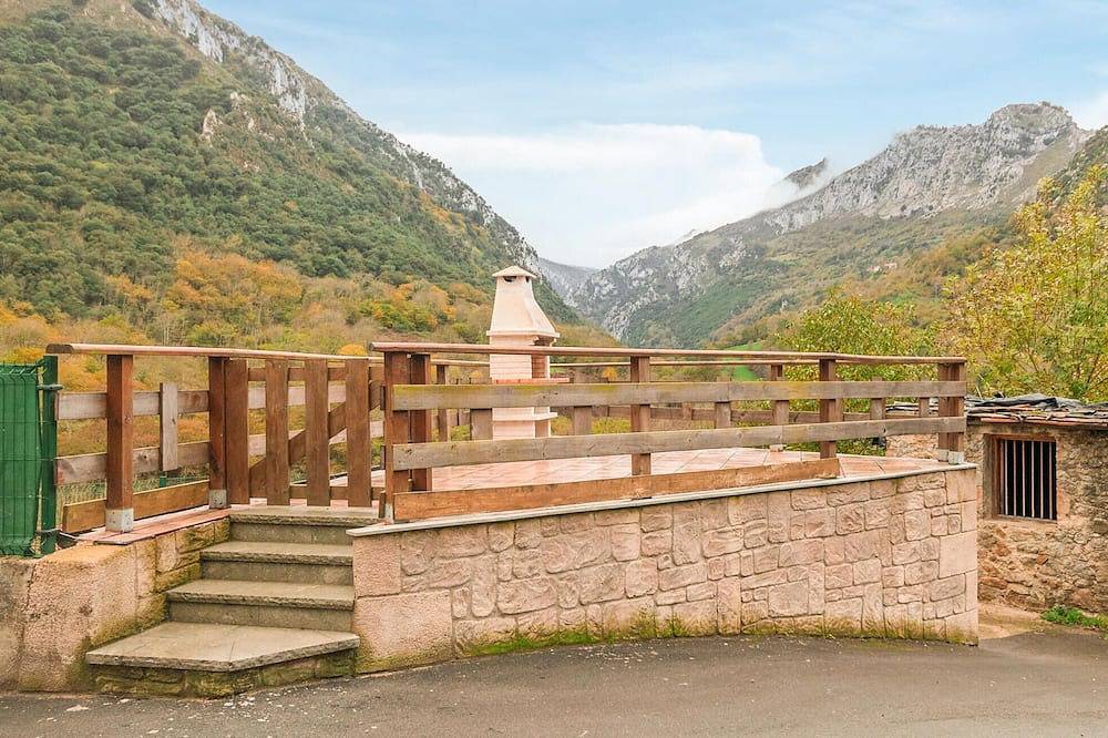 Casa La Pila, Asturias in Trescares, Peñamellera Alta