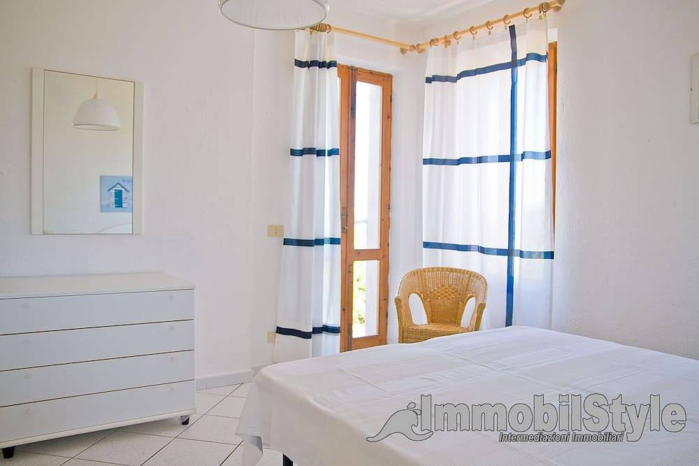 Villa fronte mare in prima fila con vista mare mozzafiato in Baia Santa Reparata, Santa Reparata