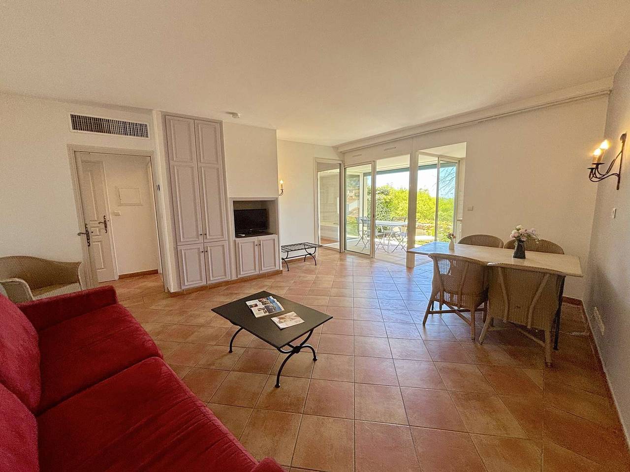 Appartement entier, Appartement climatisé au calme - 4 pers. in Saint-Cyr-sur-Mer, Côte méditerranéenne (France)