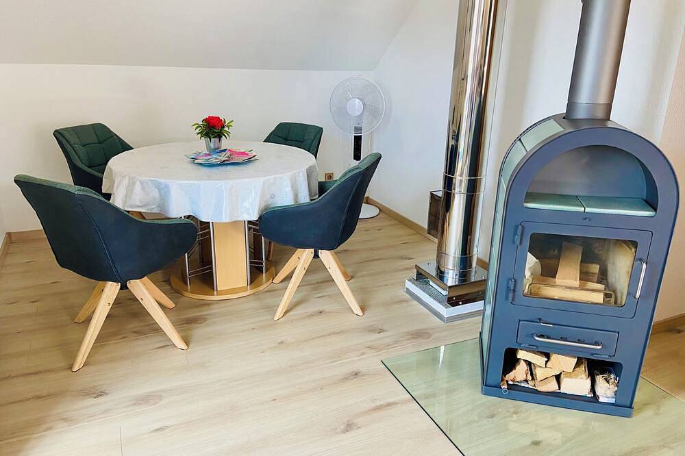 Ganze Wohnung, Liebevoll eingerichtete Fewo mit großem Balkon für gemütliche Stunden in Pleinfeld, Fränkisches Seenland