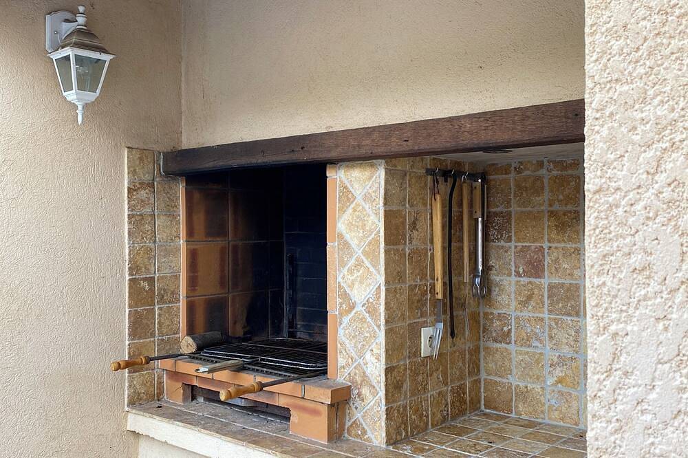 Ganze Wohnung, 4/6-person apartment with garden area in Folelli, Penta-di-Casinca