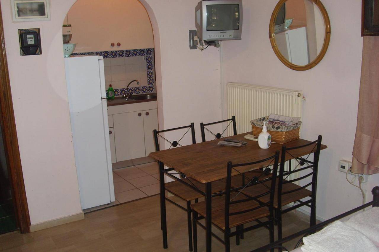 Ganze Wohnung, Standard Double Room with Fan in Preveza, Preveza Regionalbezirk