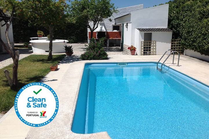 Gîte pour 6 personnes, avec jardin dans Fernão Ferro