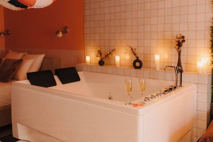 Ganze Wohnung, La Pimenta – Escapade romantique & épicée in Dole, Jura