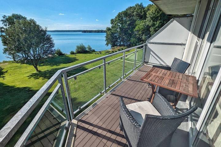 Ferienwohnung für 3 Personen, mit Balkon und Garten sowie Seeblick und Ausblick in Ascheberg (Holstein)