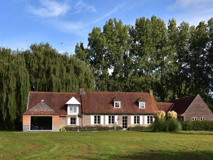 Location de vacances pour 14 personnes, avec Terrasse ainsi que Jardin et Sauna à Saint-Omer