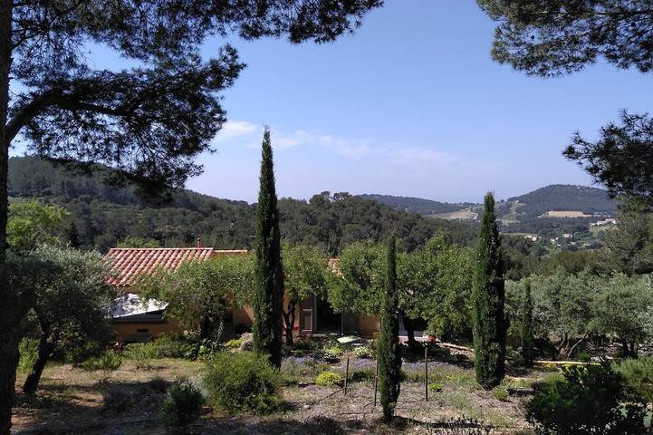Gîte pour 4 personnes, avec balcon et jardin