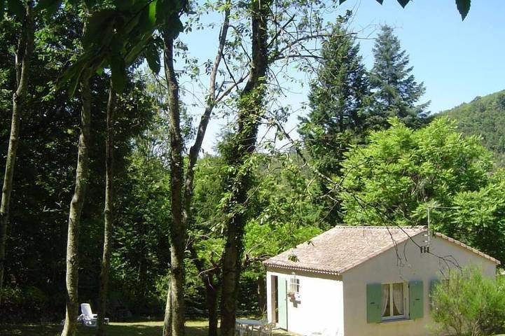 Location de vacances pour 4 personnes, avec Terrasse et Jardin à Pont-de-Labeaume