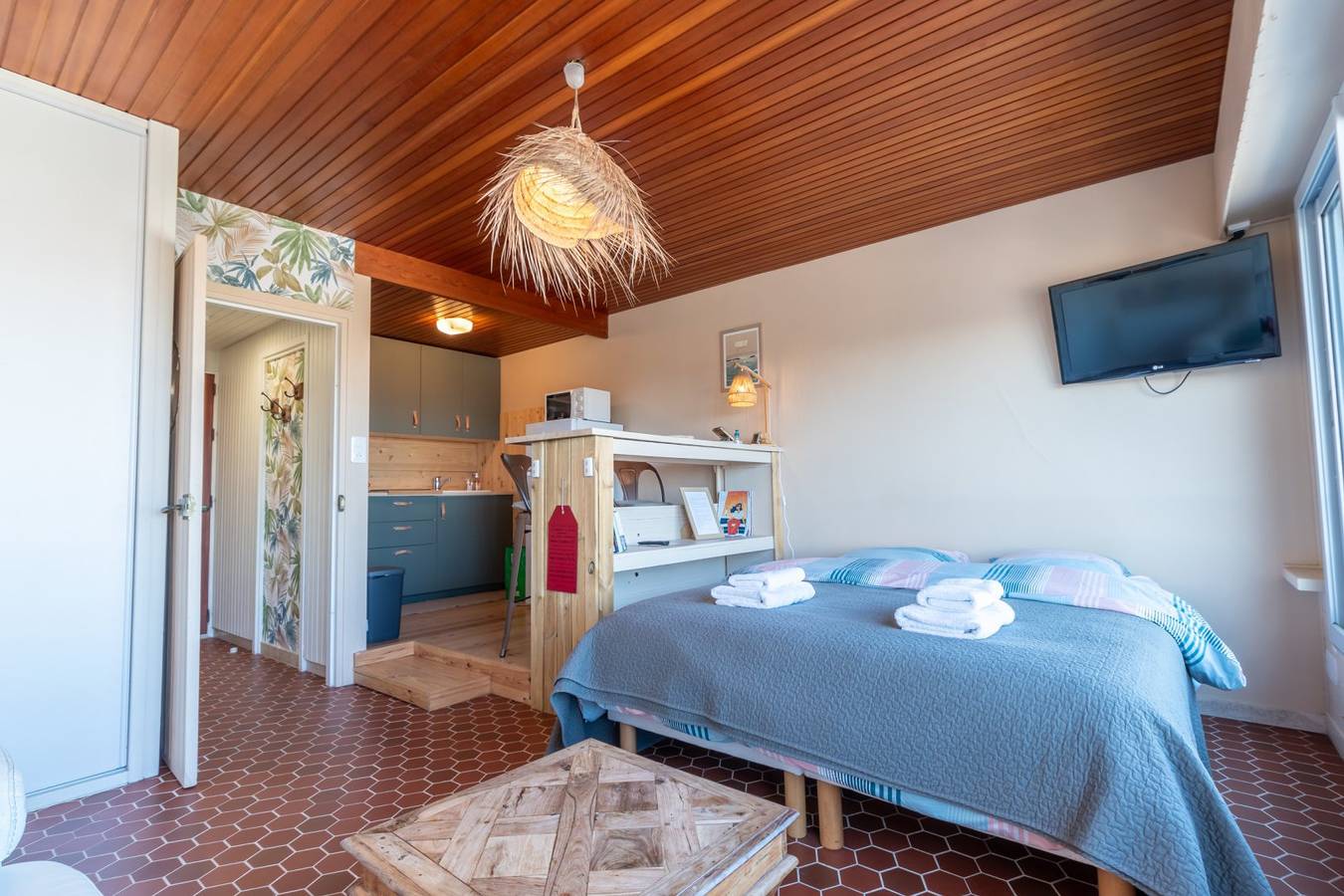 Studio entier, "Au 18, studio les pieds dans l'eau" in Saint-Gilles-Croix-de-Vie, Vallée de la Loire