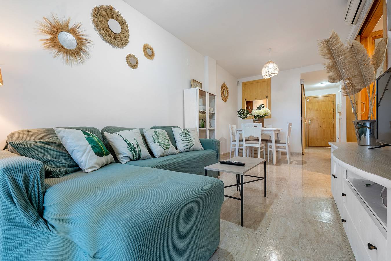 Apartamento entero, Apartamento 'Balvedere I' con piscina compartida, Wi-Fi y aire acondicionado in Miami Playa, Costa Dorada