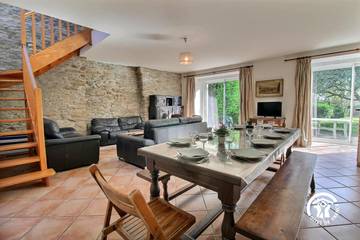 Gîte pour 10 personnes, avec jardin à Le Tour-du-Parc