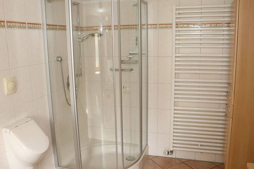 Ganze Wohnung, Ferienhaus zum roten Traktor - Ferienhaus, Dusche, Wc, 3 Schlafräume in Perl, Saar-Nahe-Bergland