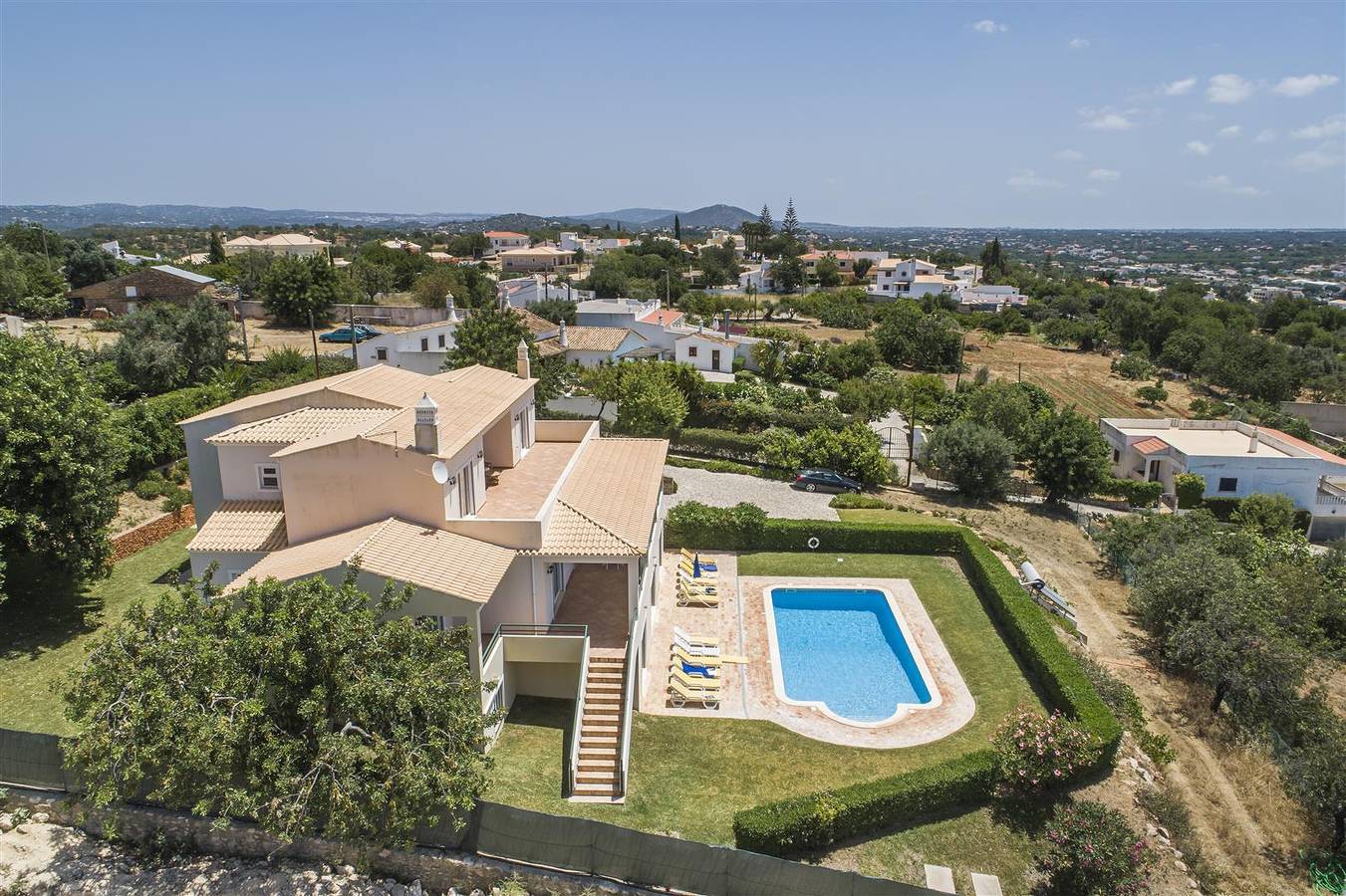 Vila 'Casa Campo' com Vista para o Mar, Piscina Privada, 2 Terraços & Wi-Fi in Boliqueime, Distrito de Faro