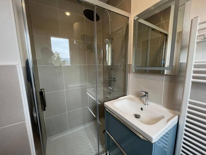 Gîte pour 2 personnes, avec terrasse dans Saint-Julien-en-Saint-Alban - 2