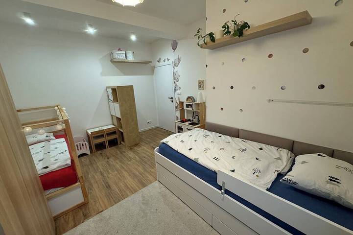 Delightful 3-bedroom house in charming Poprad for your getaway in Deutschendorf, Low Tatras