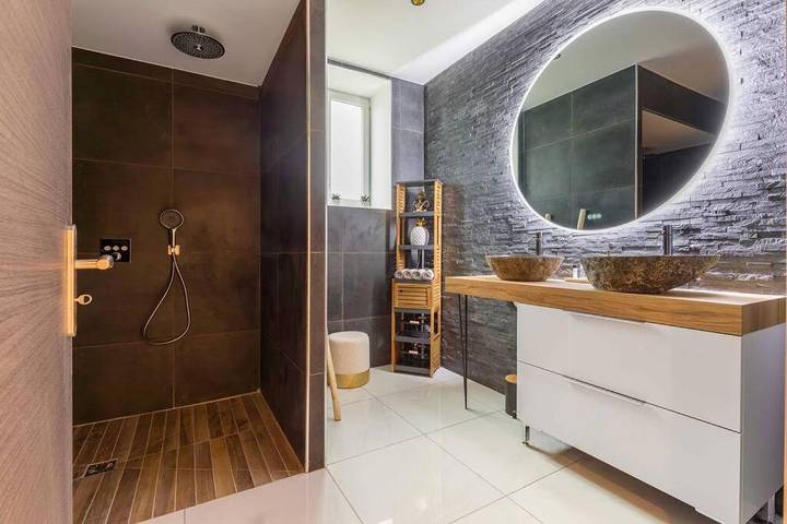 Gîte pour 2 personnes, avec sauna et jacuzzi à Le Creusot - 3