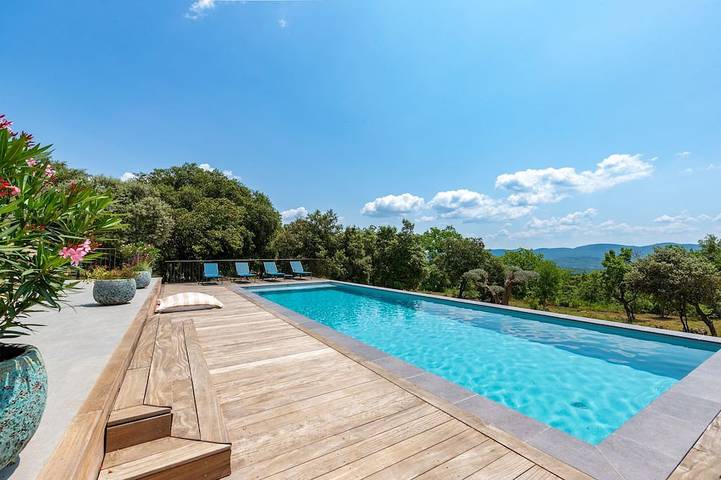 Villa für 8 Personen, mit Pool und Garten - 1