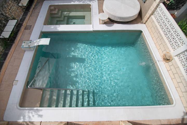 Villa Buscastell Ibiza, Es Broll: 8 personas, 5 dormitorios, piscina y jacuzzi in Buscastell, Sant Antoni de Portmany