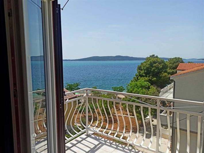 Ferienwohnung für 4 Personen, mit Terrasse in Grad Šibenik