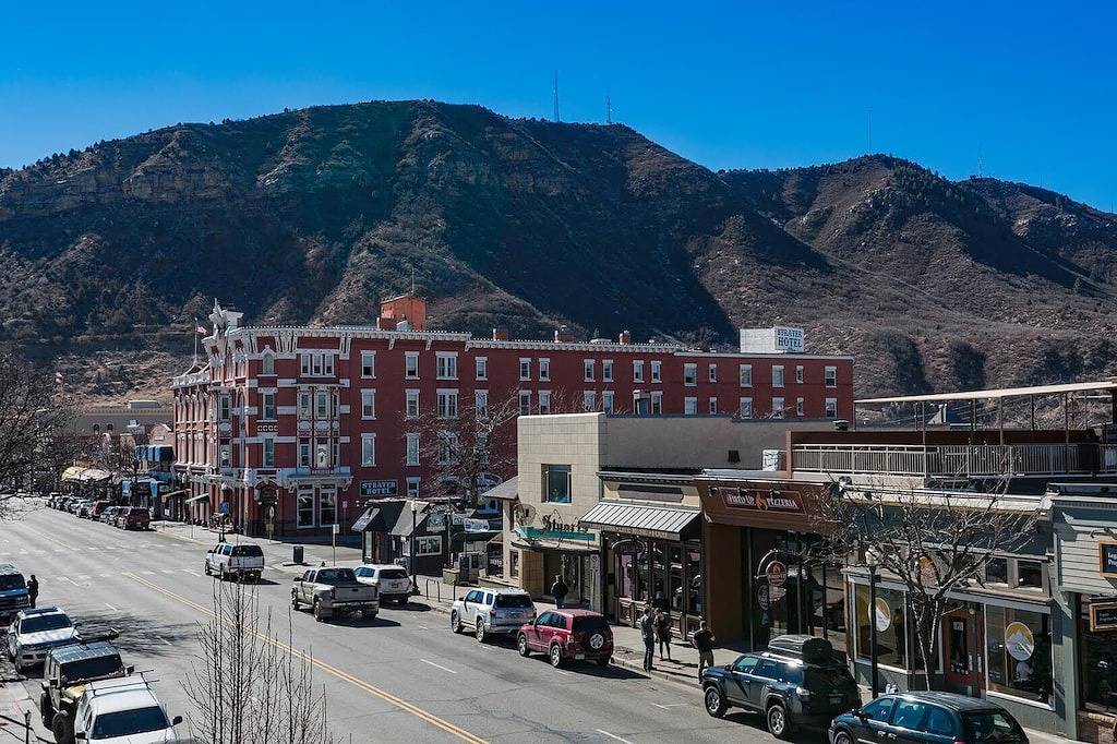 Ganze Wohnung, Luxusapartment mit Blick auf die historische Main Ave. - Great Deck und Blick auf die Berge in Durango (Colorado), San Juan National Forest