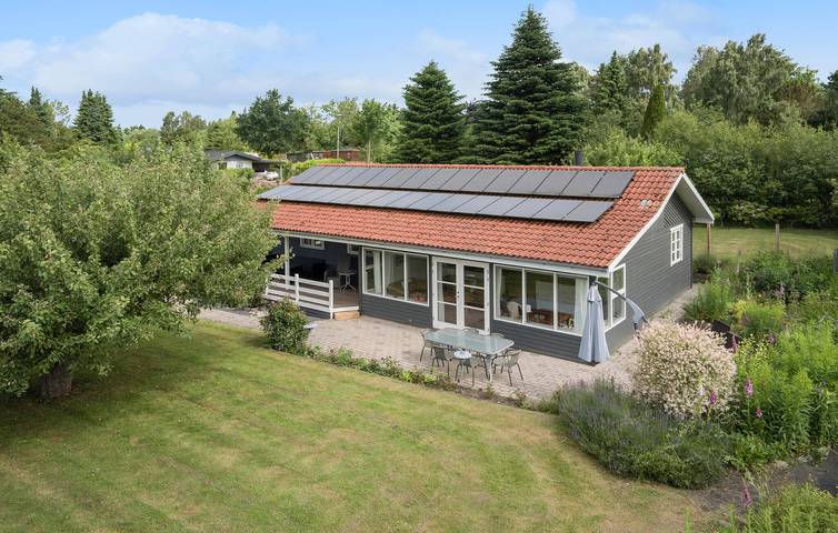 Ferieudlejning for 6 personer, med Terrasse og Have i Vordingborg