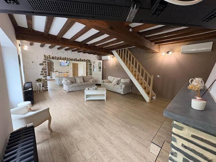 Location de vacances pour 8 personnes, avec jardin dans Marbaix