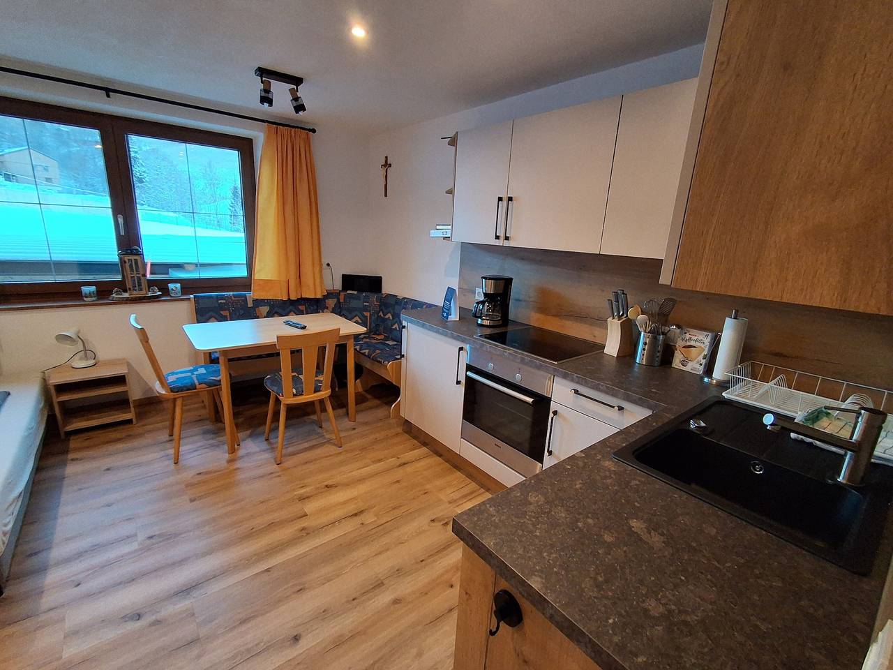 Ολόκληρο το διαμέρισμα, Apartment 'Haus Wildenbach' with Mountain View, Private Terrace and Wi-Fi in Wildschönau, Kitzbuehl alps