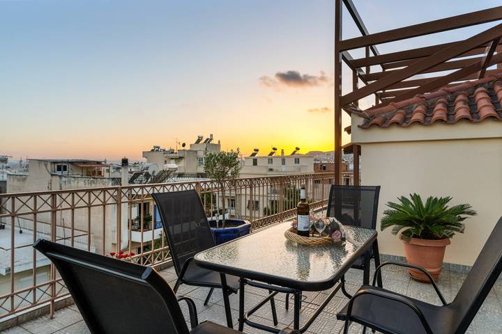 Apartament wakacyjny dla 10 osób, z Balkon w Ateny