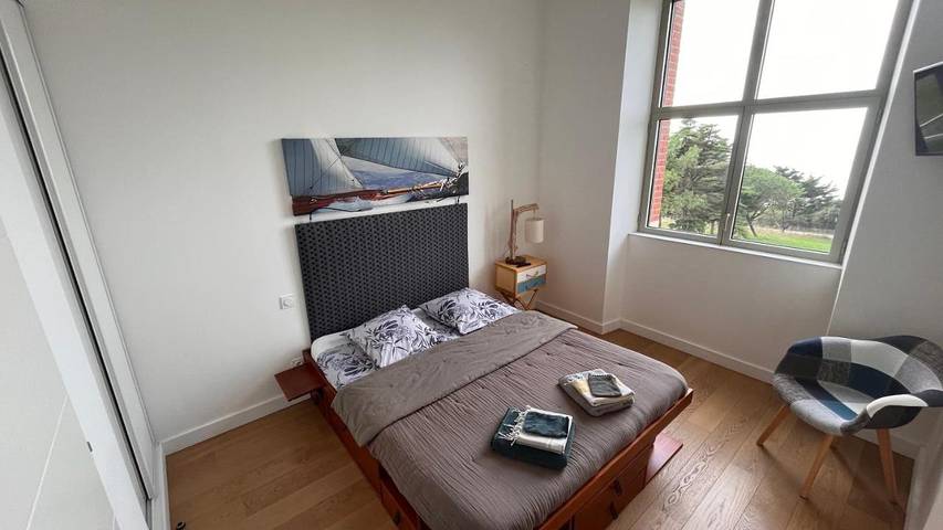 Gîte pour 2 personnes, avec balcon et piscine ainsi que vue et jardin dans Plage de La Fontaine aux Bretons - 4