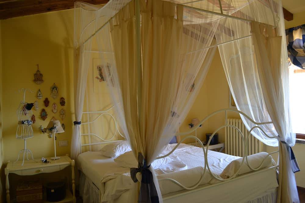 Cottage nel Chianti con Piscina. Vista Sulle Colline e sui Vigneti Toscani in Castellina in Chianti, Chianti