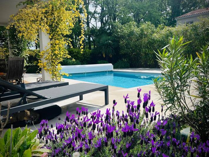 Location de vacances pour 6 personnes, avec jardin ainsi que jacuzzi et piscine à Le Pian-Médoc