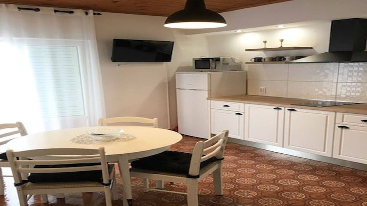 Ganze Ferienwohnung, Ferienwohnung für 4 Personen mit Balkon in Trpanj, Peljesac