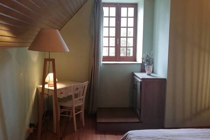 Alten Haus mit Charakter, privatem Pool, für 6 Personen, 3 Schlafzimmer in Champagnac, Region Mauriac