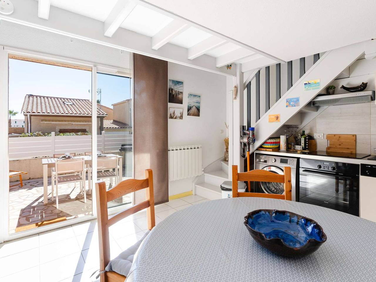 Klimatisiertes Ferienhaus mit Wlan, Pool & Tennis, nur wenige Minuten vom Strand entfernt in Saint Pierre la Mer, Fleury