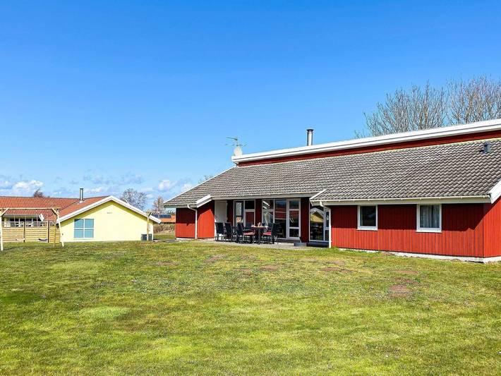 Ferienhaus für 12 Personen, mit Whirlpool und Terrasse sowie Garten und Pool auf Als