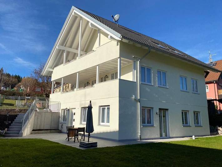 Ferienwohnung für 4 Personen, mit Terrasse und Garten sowie Ausblick in Friedenweiler