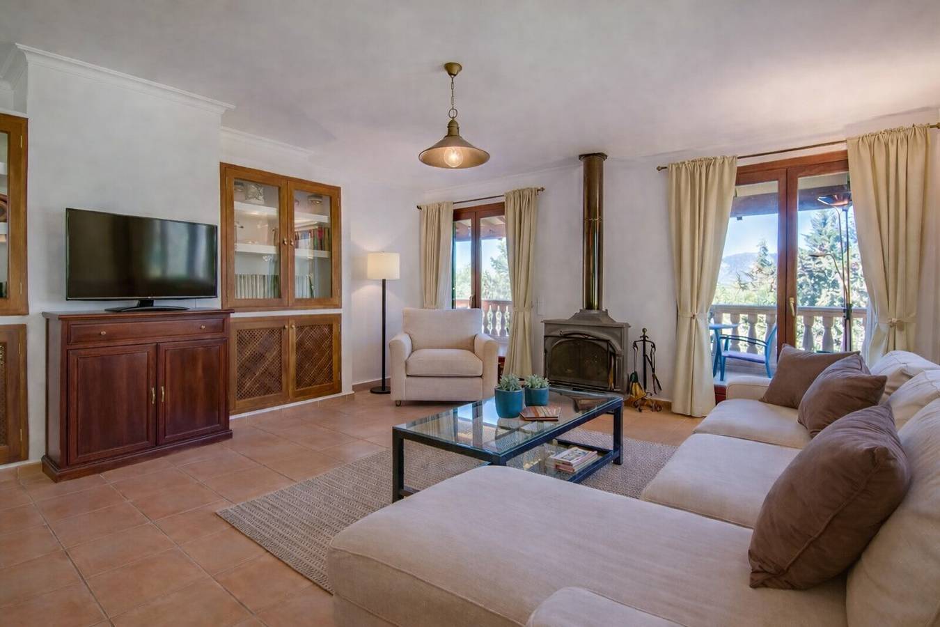 Villa 'Son Grau' con vistas a la montaña, piscina privada y Wi-Fi in Alaró, Interior de Mallorca