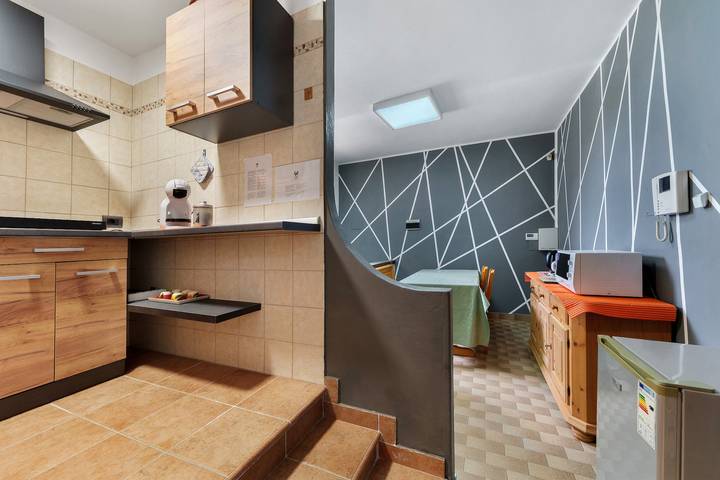 Azalea apartment: peaceful retreat with mountain views