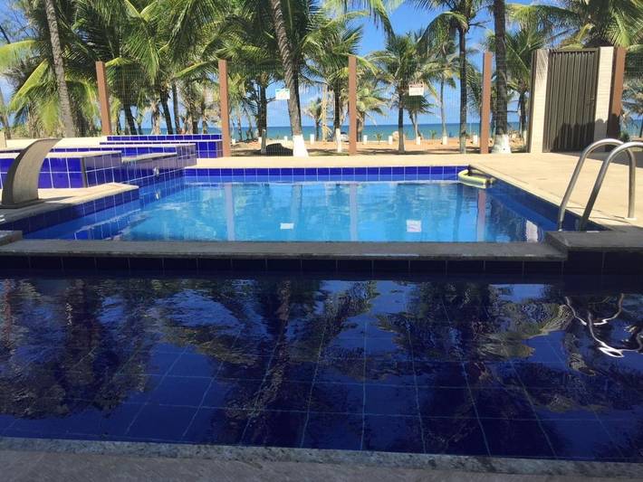 Casas e apartamentos de temporada para 7 pessoas, com vista e piscina e ainda jardim na Praia do Flamengo