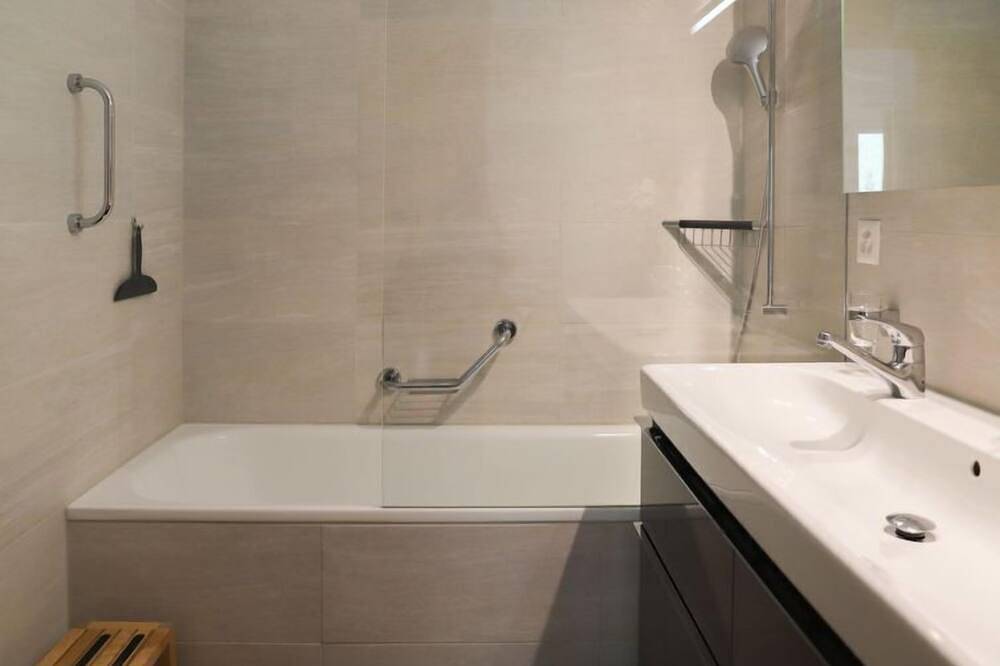 Ganze Wohnung, Attika Wohnung Allod Park Haus C 807 in Davos Platz 1, Davos