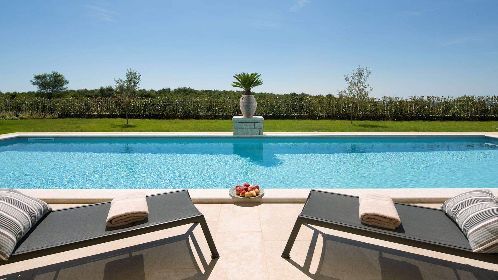 Villa Nevia by Villas Guide in Zentralistrien