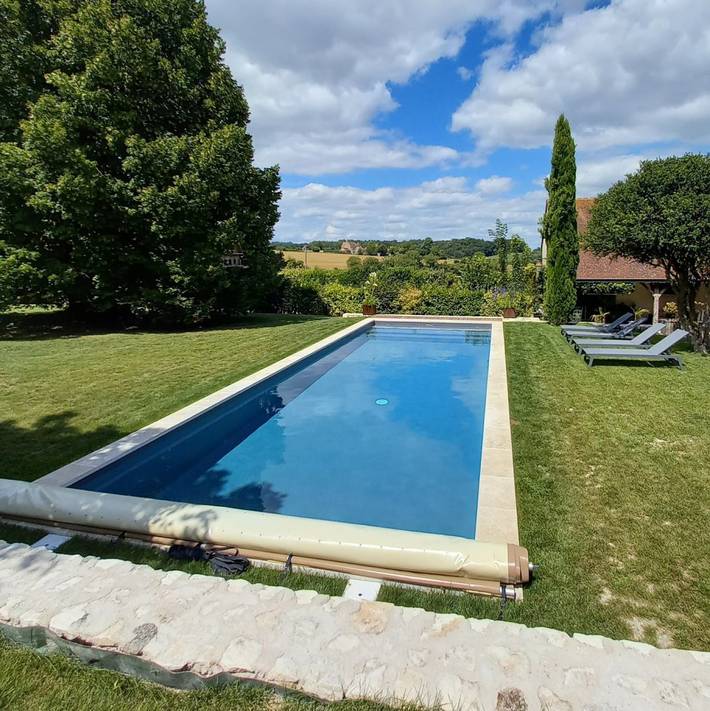 Gîte pour 2 personnes, avec terrasse ainsi que jardin et piscine