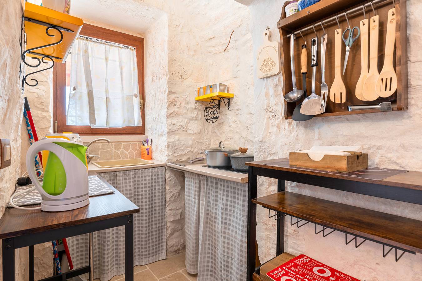Trullo 'Rudy' con terraza privada, Wi-Fi y aire acondicionado in Martina Franca, Provincia de Taranto