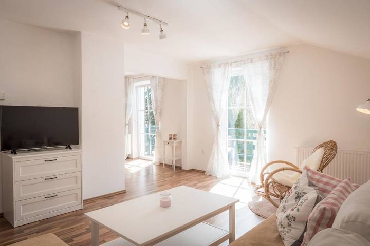Ferienwohnung für 4 Personen, mit Ausblick und Sauna sowie Garten