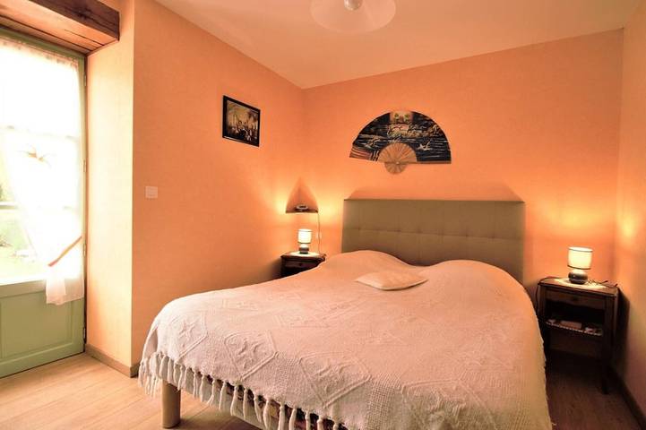 Location de vacances pour 4 personnes, avec piscine ainsi que jardin et terrasse, animaux acceptés à Thédirac - 2