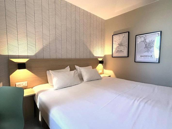 Hôtel pour 2 personnes, avec Terrasse et Piscine à Martigues