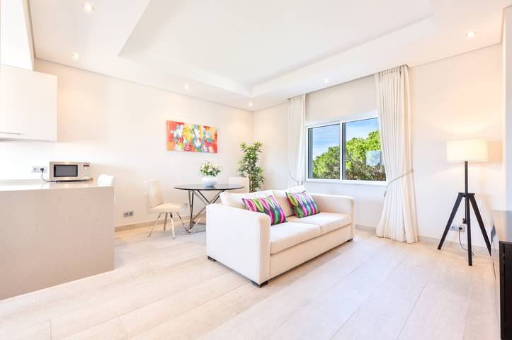 Apartment for 2 people, with children pool and balcony as well as garden in Quinta do Lago
