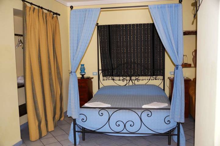 Maison d’hôte pour 5 personnes, avec terrasse à Lipari - 4