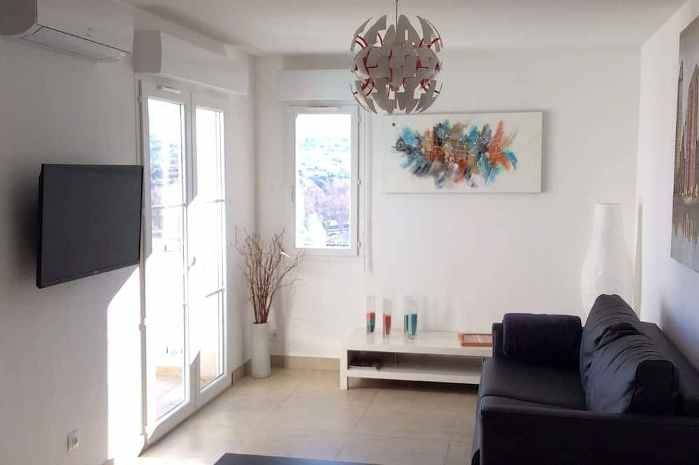 Apartamento entero, T2 muy tranquila, cerca de playas y centro de la ciudad, el mar y vistas a la montaña in L'Île-Rousse, Region de Calvi